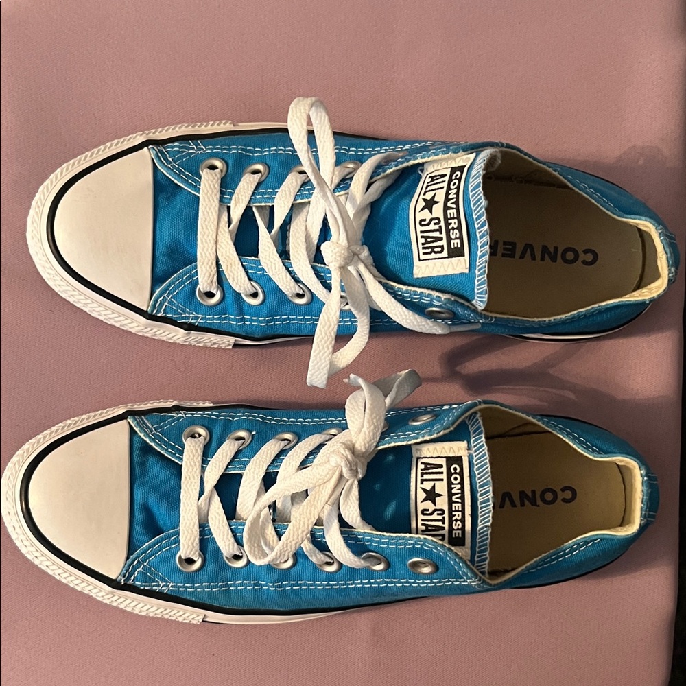 Vibrant Blue Women's Sneakers with White Accents - Picture 6 of 8